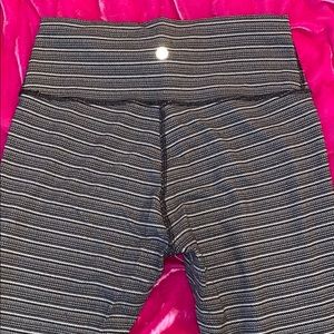 Striped grey leggings